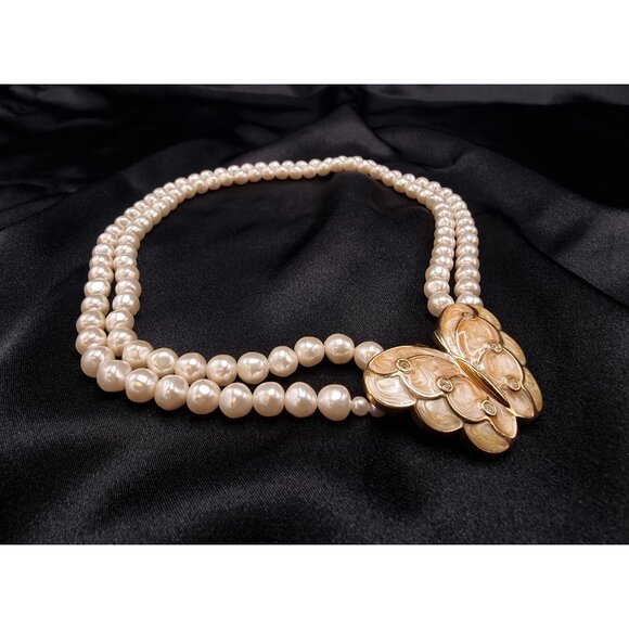Vintage 1980s KJL For Avon Double-Strand Faux Pearl Necklace W/ Gold-Tone Butter - Picture 3 of 6
